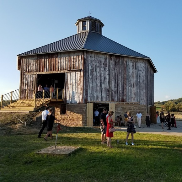 Meet your Posher, Cari - Picture 1 of 1